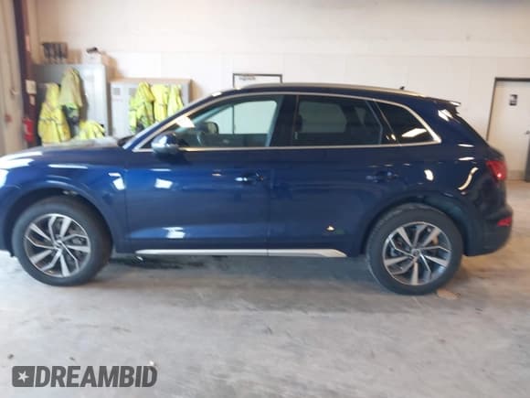 ✅ 2022 Audi Q5 S line Premium • VIN: WA1GAAFY0N2027185 • Lot: 43762247. Listed on IAAI with 48,423 mi. Free auction sales archive from the USA and detailed vehicle history report at DreamBid. Image 14.