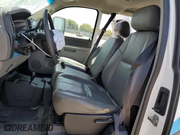 ✅ 2012 Chevrolet Silverado 2500HD Work Truck • VIN: 1GC2KVCG3CZ128385 • Lot: 61071365. Wystawiony na Copart z przebiegiem 362 417 mil. Bezpłatny archiwum sprzedaży aukcyjnych z USA i szczegółowy raport historii pojazdu na DreamBid. Zdjęcie 7.