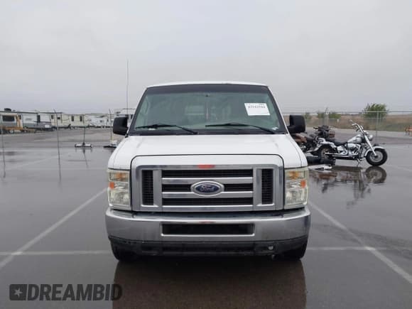 ✅ 2008 Ford Econoline Passenger XL • VIN: 1FBSS31L78DB31593 • Lot: 43542944. Wystawiony na IAAI z przebiegiem 261 325 mil. Bezpłatny archiwum sprzedaży aukcyjnych z USA i szczegółowy raport historii pojazdu na DreamBid. Zdjęcie 12.