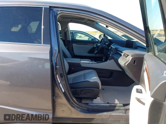 ✅ 2017 Lexus RX 350 • VIN: 2T2BZMCA4HC054070 • Lot: 43622216. Wystawiony na IAAI z przebiegiem 116 934 mil. Bezpłatny archiwum sprzedaży aukcyjnych z USA i szczegółowy raport historii pojazdu na DreamBid. Zdjęcie 5.