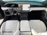 ✅ 2022 Tesla Model S Plaid • VIN: 5YJSA1E62NF468118 • Lot: 85561105. Wystawiony na Copart z przebiegiem 69 912 mil. Bezpłatny archiwum sprzedaży aukcyjnych z USA i szczegółowy raport historii pojazdu na DreamBid. Zdjęcie 8.