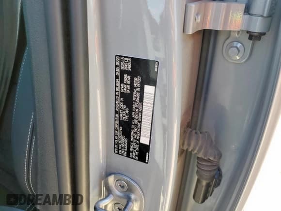 ✅ 2024 Volvo XC40 Plus Dark Theme • VIN: YV4L12UL0R2207108 • Lot: 67624985. Listed on Copart with 3,739 mi. Free auction sales archive from the USA and detailed vehicle history report at DreamBid. Image 13.