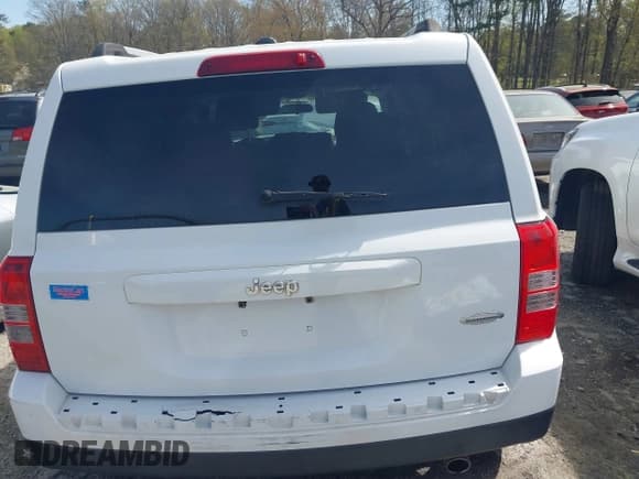 ✅ 2011 Jeep Patriot Latitude X • VIN: 1J4NT4GB9BD284939 • Lot: 41898626. Wystawiony na IAAI z przebiegiem 133 344 mil. Bezpłatny archiwum sprzedaży aukcyjnych z USA i szczegółowy raport historii pojazdu na DreamBid. Zdjęcie 17.