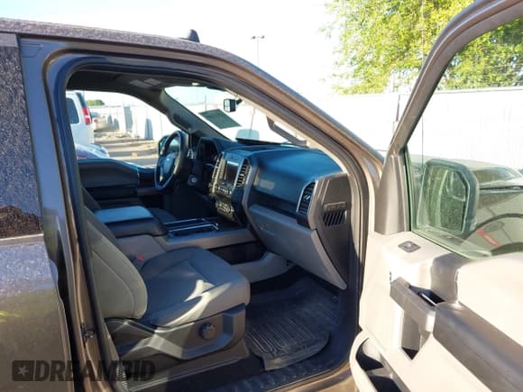 ✅ 2019 Ford F-150 XL • VIN: 1FTFW1E40KKC55572 • Lot: 42922495. Listed on IAAI with 93,434 mi. Free auction sales archive from the USA and detailed vehicle history report at DreamBid. Image 5.