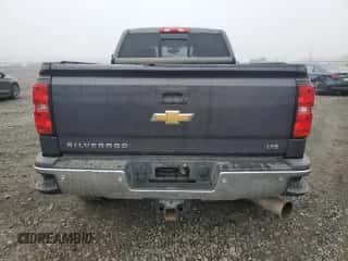 2015 Chevrolet Silverado 3500HD LTZ с VIN 1GC4K0C82FF676758, выставлен на аукционе Copart как лот 77458684 с пробегом 173 579 миль миль и Списание • Salvage title. История ставок и продаж доступна на DreamBid. Изображение 6.