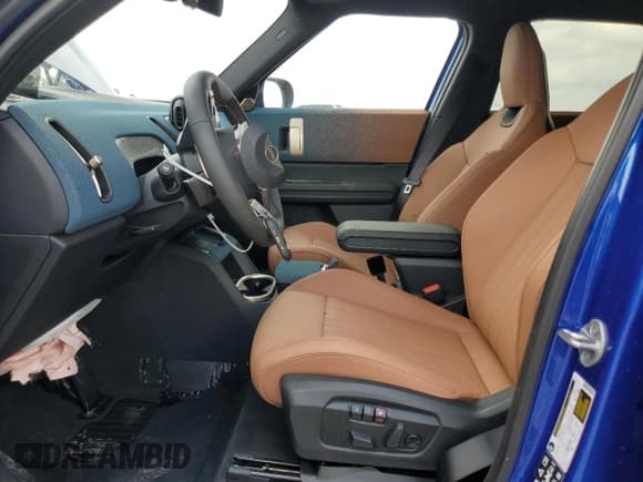 ✅ 2025 MINI Countryman S • VIN: WMZ23GA00S7R21104 • Лот: 53555755. Опубликован ранее на Copart с пробегом 2 743 миль. Бесплатный доступ к архиву аукционных продаж из США и подробный отчёт об истории автомобиля на DreamBid. Изображение 7.