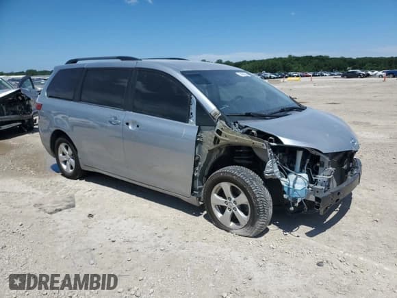 ✅ 2016 Toyota Sienna LE AAS • VIN: 5TDKK3DC8GS755431 • Lot: 63063585. Listed on Copart with 173,775 mi. Free auction sales archive from the USA and detailed vehicle history report at DreamBid. Image 4.
