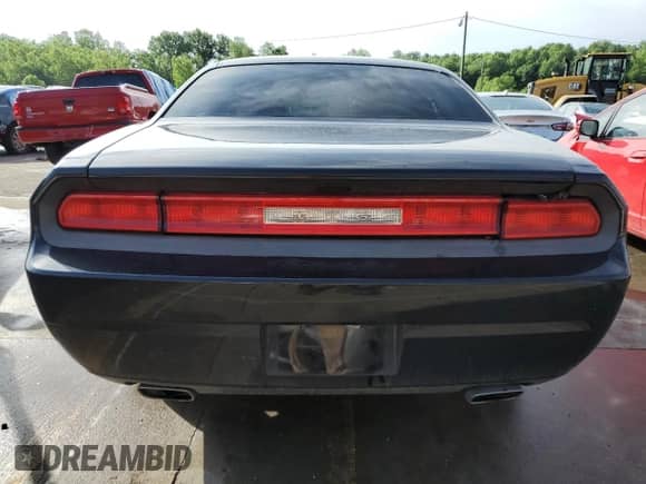 2013 Dodge Challenger SXT z VIN 2C3CDYAG4DH626054, wystawiony jako Copart lot #53808804 z przebiegiem 142 553 mil mil oraz Szkoda całkowita • Salvage title. Historia ofert i sprzedaży dostępna na DreamBid. Obrazek 6.