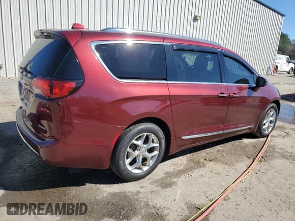 ✅ 2018 Chrysler Pacifica Limited • VIN: 2C4RC1GG3JR141353 • Lot: 86873185. Listed on Copart with 134,815 mi. Free auction sales archive from the USA and detailed vehicle history report at DreamBid. Image 3.