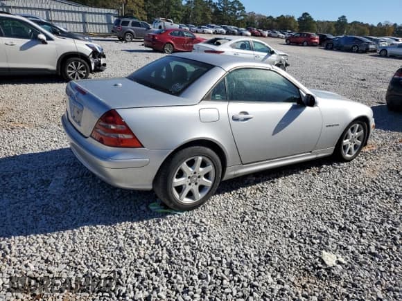 ✅ 2001 Mercedes-Benz SLK 230 Kompressor • VIN: WDBKK49F31F188527 • Lot: 84489514. Listed on Copart with 182,831 mi. Free auction sales archive from the USA and detailed vehicle history report at DreamBid. Image 3.