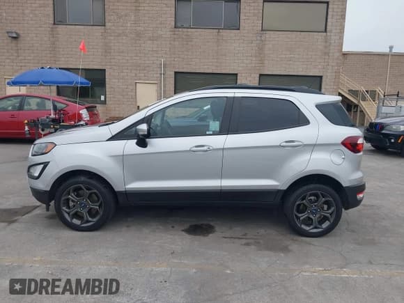 ✅ 2018 Ford EcoSport SES • VIN: MAJ6P1CL1JC171735 • Lot: 43496148. Wystawiony na IAAI z przebiegiem 48 172 mil. Bezpłatny archiwum sprzedaży aukcyjnych z USA i szczegółowy raport historii pojazdu na DreamBid. Zdjęcie 14.