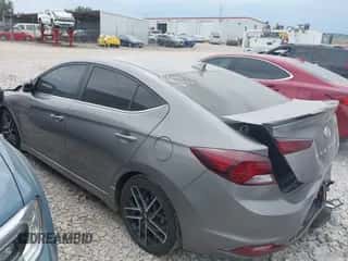 ✅ 2020 Hyundai Elantra Sport • VIN: KMHD04LB3LU019074 • Lot: 43257385. Wystawiony na IAAI z przebiegiem 89 415 mil mil. Skorzystaj z bezpłatnego archiwum sprzedaży aukcyjnych z USA i zobacz szczegółowy raport historii pojazdu na DreamBid. Zdjęcie 3.