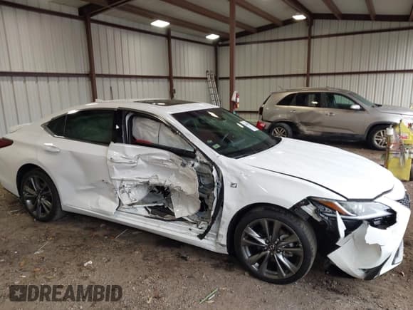 ✅ 2021 Lexus ES 350 F Sport • VIN: 58AGZ1B19MU090509 • Lot: 43380828. Wystawiony na IAAI z przebiegiem 60 084 mil. Bezpłatny archiwum sprzedaży aukcyjnych z USA i szczegółowy raport historii pojazdu na DreamBid. Zdjęcie 6.