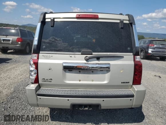 ✅ 2008 Jeep Commander Limited • VIN: 1J8HG582X8C212943 • Lot: 71317415. Wystawiony na Copart z przebiegiem 190 024 mil. Bezpłatny archiwum sprzedaży aukcyjnych z USA i szczegółowy raport historii pojazdu na DreamBid. Zdjęcie 6.