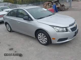 2011 Chevrolet Cruze LS z VIN 1G1PC5SH7B7159106, wystawiony jako IAAI lot #43579281 z przebiegiem 175 449 mil mil oraz . Historia ofert i sprzedaży dostępna na DreamBid. Obrazek 1.