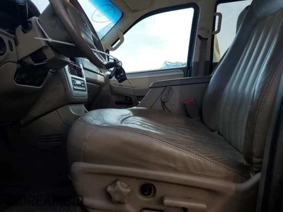 ✅ 2002 Mercury Mountaineer • VIN: 4M2DU86W92UJ20806 • Лот: 65215675. Опубликован ранее на Copart с пробегом 165 197 миль. Бесплатный доступ к архиву аукционных продаж из США и подробный отчёт об истории автомобиля на DreamBid. Изображение 7.