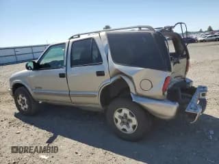 ✅ 2002 Chevrolet Blazer LS • VIN: 1GNDT13W02K212586 • Lot: 63043045. Wystawiony na Copart z przebiegiem 144 728 mil. Bezpłatny archiwum sprzedaży aukcyjnych z USA i szczegółowy raport historii pojazdu na DreamBid. Zdjęcie 2.