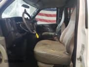 ✅ 2014 GMC Savana Cargo • VIN: 1GTW7FCA1E1911257 • Lot: 47299045. Wystawiony na Copart z przebiegiem 181 818 mil. Bezpłatny archiwum sprzedaży aukcyjnych z USA i szczegółowy raport historii pojazdu na DreamBid. Zdjęcie 7.