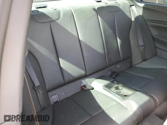 ✅ 2016 BMW 2 Series M235i xDrive • VIN: WBA1J9C52GV371555 • Lot: 66039035. Wystawiony na Copart z przebiegiem 68 856 mil. Bezpłatny archiwum sprzedaży aukcyjnych z USA i szczegółowy raport historii pojazdu na DreamBid. Zdjęcie 10.