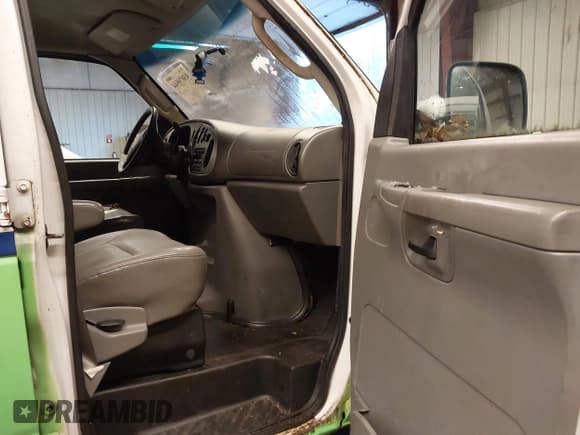 ✅ 2008 Ford Econoline Cargo Commercial • VIN: 1FTNE24W78DA40615 • Lot: 43870944. Listed on IAAI with 254,813 mi. Free auction sales archive from the USA and detailed vehicle history report at DreamBid. Image 5.