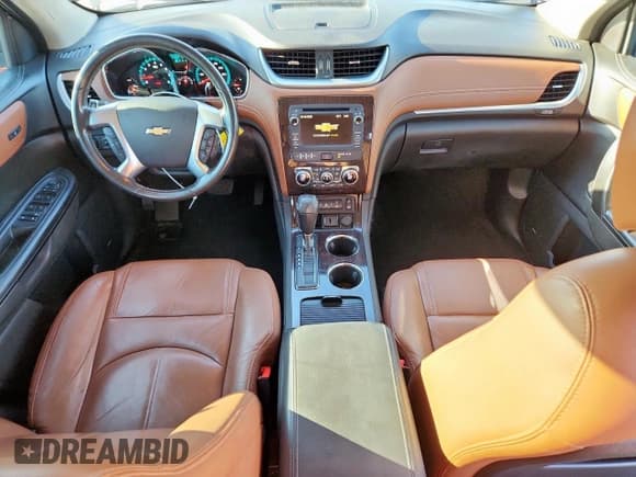 ✅ 2017 Chevrolet Traverse LT • VIN: 1GNKRHKD3HJ175515 • Lot: 82062645. Wystawiony na Copart z przebiegiem 91 559 mil. Bezpłatny archiwum sprzedaży aukcyjnych z USA i szczegółowy raport historii pojazdu na DreamBid. Zdjęcie 8.