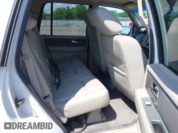✅ 2009 Ford Expedition SSV • VIN: 1FMFU16579EA86202 • Lot: 42397940. Listed on IAAI with 211,131 mi. Free auction sales archive from the USA and detailed vehicle history report at DreamBid. Image 8.