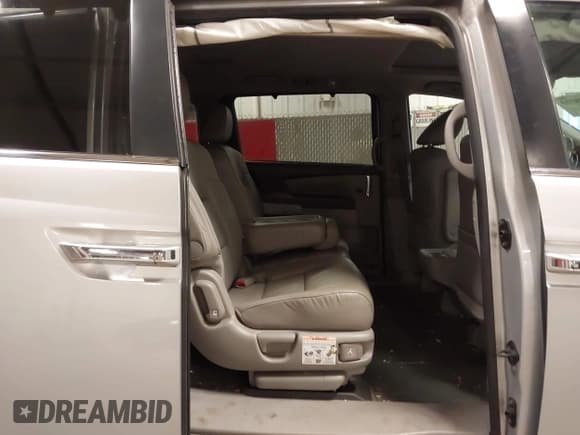 ✅ 2014 Honda Odyssey EX-L • VIN: 5FNRL5H69EB051445 • Lot: 43328773. Wystawiony na IAAI z przebiegiem 121 296 mil. Bezpłatny archiwum sprzedaży aukcyjnych z USA i szczegółowy raport historii pojazdu na DreamBid. Zdjęcie 8.