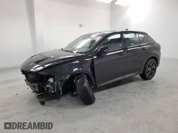 2024 Dodge Hornet R/T z VIN ZACPDFCW8R3A15852, wystawiony jako Copart lot #51747805 z przebiegiem 13 746 mil mil oraz Nie do naprawy • Non repairable. Historia ofert i sprzedaży dostępna na DreamBid. Obrazek 1.