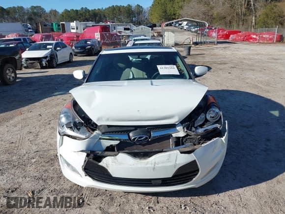 ✅ 2013 Hyundai Veloster w/Black Int • VIN: KMHTC6AD8DU135634 • Lot: 41301184. Listed on IAAI with 156,510 mi. Free auction sales archive from the USA and detailed vehicle history report at DreamBid. Image 12.