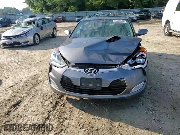 ✅ 2013 Hyundai Veloster w/Black Int • VIN: KMHTC6AD6DU172715 • Lot: 73066804. Wystawiony na Copart z przebiegiem 57 244 mil. Bezpłatny archiwum sprzedaży aukcyjnych z USA i szczegółowy raport historii pojazdu na DreamBid. Zdjęcie 11.