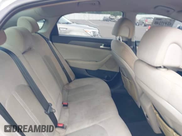 2016 Hyundai Sonata 2.4L z VIN 5NPE24AF1GH409129, wystawiony jako IAAI lot #42497240 z przebiegiem 228 574 mil mil oraz . Historia ofert i sprzedaży dostępna na DreamBid. Obrazek 8.