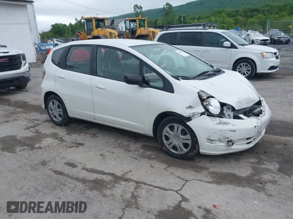 ✅ 2010 Honda Fit • VIN: JHMGE8H24AC011764 • Lot: 42268391. Listed on IAAI with 81,697 mi. Free auction sales archive from the USA and detailed vehicle history report at DreamBid. Image 1.