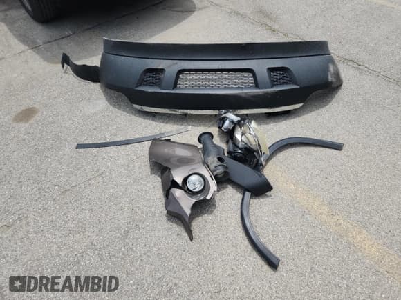 ✅ 2010 GMC Acadia SLT1 • VIN: 1GKLRMED7AJ173522 • Lot: 60842895. Listed on Copart with 188,735 mi. Free auction sales archive from the USA and detailed vehicle history report at DreamBid. Image 13.