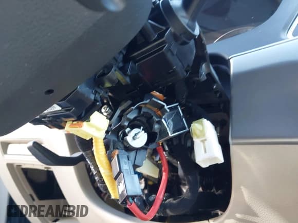 ✅ 2015 Hyundai Sonata SE • VIN: 5NPE24AF6FH066123 • Лот: 43399697. Опубликован ранее на IAAI с пробегом 182 583 миль. Бесплатный доступ к архиву аукционных продаж из США и подробный отчёт об истории автомобиля на DreamBid. Изображение 6.