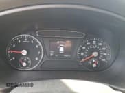 ✅ 2019 Kia Sorento LX • VIN: 5XYPG4A52KG607901 • Lot: 71881385. Wystawiony na Copart z przebiegiem 44 850 mil. Bezpłatny archiwum sprzedaży aukcyjnych z USA i szczegółowy raport historii pojazdu na DreamBid. Zdjęcie 9.