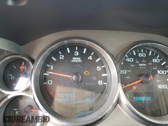 ✅ 2010 Chevrolet Silverado 1500 LT • VIN: 1GCSCSEA6AZ268240 • Lot: 65376615. Wystawiony na Copart z przebiegiem 182 820 mil. Bezpłatny archiwum sprzedaży aukcyjnych z USA i szczegółowy raport historii pojazdu na DreamBid. Zdjęcie 9.