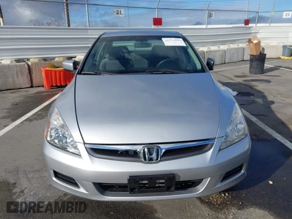 ✅ 2006 Honda Accord LX • VIN: JHMCM56436C006745 • Lot: 43715096. Wystawiony na IAAI z przebiegiem 141 312 mil. Bezpłatny archiwum sprzedaży aukcyjnych z USA i szczegółowy raport historii pojazdu na DreamBid. Zdjęcie 12.