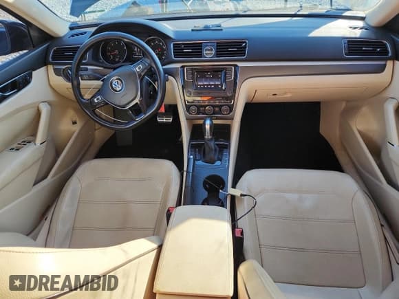 ✅ 2016 Volkswagen Passat S • VIN: 1VWAS7A3XGC064312 • Lot: 90366735. Wystawiony na Copart z przebiegiem 127 822 mil. Bezpłatny archiwum sprzedaży aukcyjnych z USA i szczegółowy raport historii pojazdu na DreamBid. Zdjęcie 8.