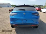 ✅ 2024 Alfa Romeo Stelvio Ti • VIN: ZASPAKBN5R7D71800 • Lot: 68111995. Wystawiony na Copart z przebiegiem 18 929 mil. Bezpłatny archiwum sprzedaży aukcyjnych z USA i szczegółowy raport historii pojazdu na DreamBid. Zdjęcie 6.