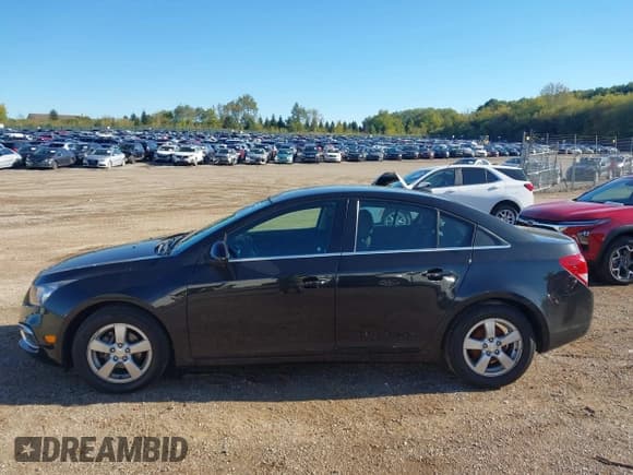 ✅ 2016 Chevrolet Cruze LT • VIN: 1G1PE5SB3G7165823 • Lot: 43393094. Listed on IAAI with 68,339 mi. Free auction sales archive from the USA and detailed vehicle history report at DreamBid. Image 14.