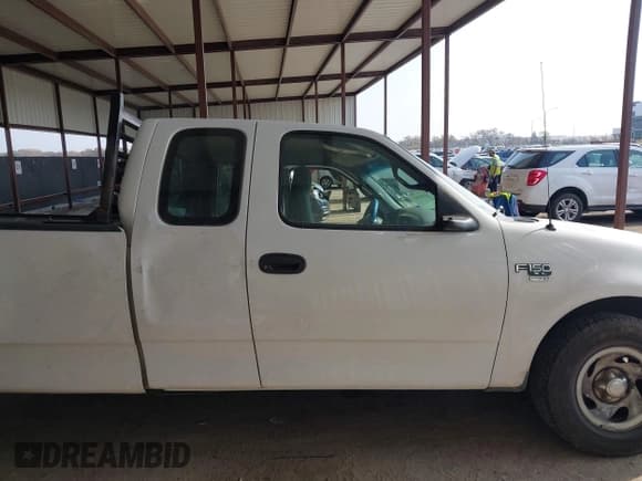 ✅ 2000 Ford F-150 XL • VIN: 1FTRX17W2YKB10745 • Lot: 43705083. Listed on IAAI with Not provided. Free auction sales archive from the USA and detailed vehicle history report at DreamBid. Image 13.