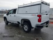 ✅ 2024 Chevrolet Silverado 2500HD Work Truck • VIN: 1GC2YLE72RF198079 • Lot: 41586127. Wystawiony na IAAI z przebiegiem 9 934 mil. Bezpłatny archiwum sprzedaży aukcyjnych z USA i szczegółowy raport historii pojazdu na DreamBid. Zdjęcie 3.