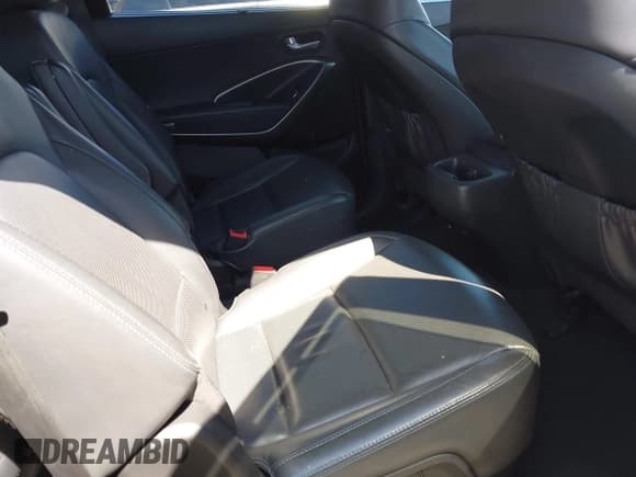 ✅ 2017 Hyundai Santa Fe SE • VIN: KM8SN4HF6HU190123 • Лот: 42316338. Опубликован ранее на IAAI с пробегом 151 409 миль. Бесплатный доступ к архиву аукционных продаж из США и подробный отчёт об истории автомобиля на DreamBid. Изображение 8.