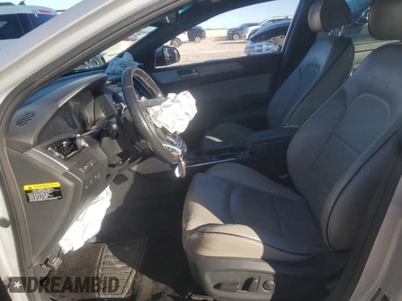 ✅ 2015 Hyundai Sonata Sport • VIN: 5NPE34AB1FH224023 • Lot: 90606385. Listed on Copart with 189,634 mi. Free auction sales archive from the USA and detailed vehicle history report at DreamBid. Image 7.