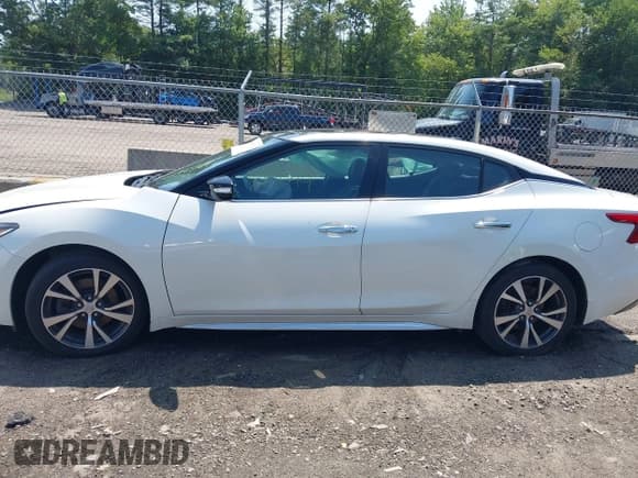 ✅ 2017 Nissan Maxima SL • VIN: 1N4AA6AP3HC424806 • Лот: 42911714. Опубликован ранее на IAAI с пробегом 132 765 миль. Бесплатный доступ к архиву аукционных продаж из США и подробный отчёт об истории автомобиля на DreamBid. Изображение 15.