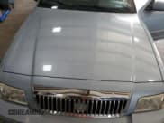 ✅ 2008 Mercury Grand Marquis GS • VIN: 2MEFM74VX8X634859 • Lot: 70283055. Wystawiony na Copart z przebiegiem Nie podano. Bezpłatny archiwum sprzedaży aukcyjnych z USA i szczegółowy raport historii pojazdu na DreamBid. Zdjęcie 11.