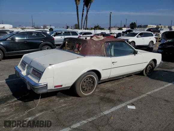 ✅ 1983 Buick Riviera • VIN: 1G4AZ67Y8DE436964 • Lot: 89224885. Listed on Copart with 33,983 mi. Free auction sales archive from the USA and detailed vehicle history report at DreamBid. Image 3.