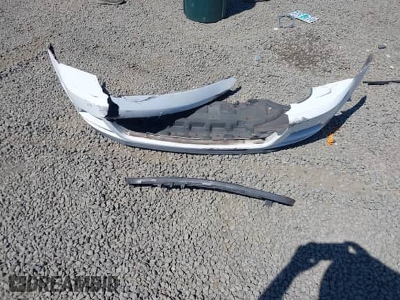 2014 Ford Mustang V6 with VIN 1ZVBP8AM2E5275588, listed as a IAAI auction lot 42620111 with 65,729 mi miles and . Bid and sale history available at DreamBid. Image 12.