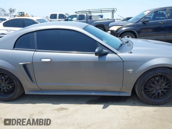 ✅ 1999 Ford Mustang • VIN: 1FAFP4046XF202967 • Lot: 42574831. Wystawiony na IAAI z przebiegiem 138 068 mil. Bezpłatny archiwum sprzedaży aukcyjnych z USA i szczegółowy raport historii pojazdu na DreamBid. Zdjęcie 13.