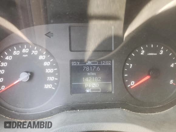 ✅ 2019 Mercedes-Benz Sprinter Cargo • VIN: WD4PF0CD9KP052593 • Lot: 56998355. Listed on Copart with 142,182 mi. Free auction sales archive from the USA and detailed vehicle history report at DreamBid. Image 9.